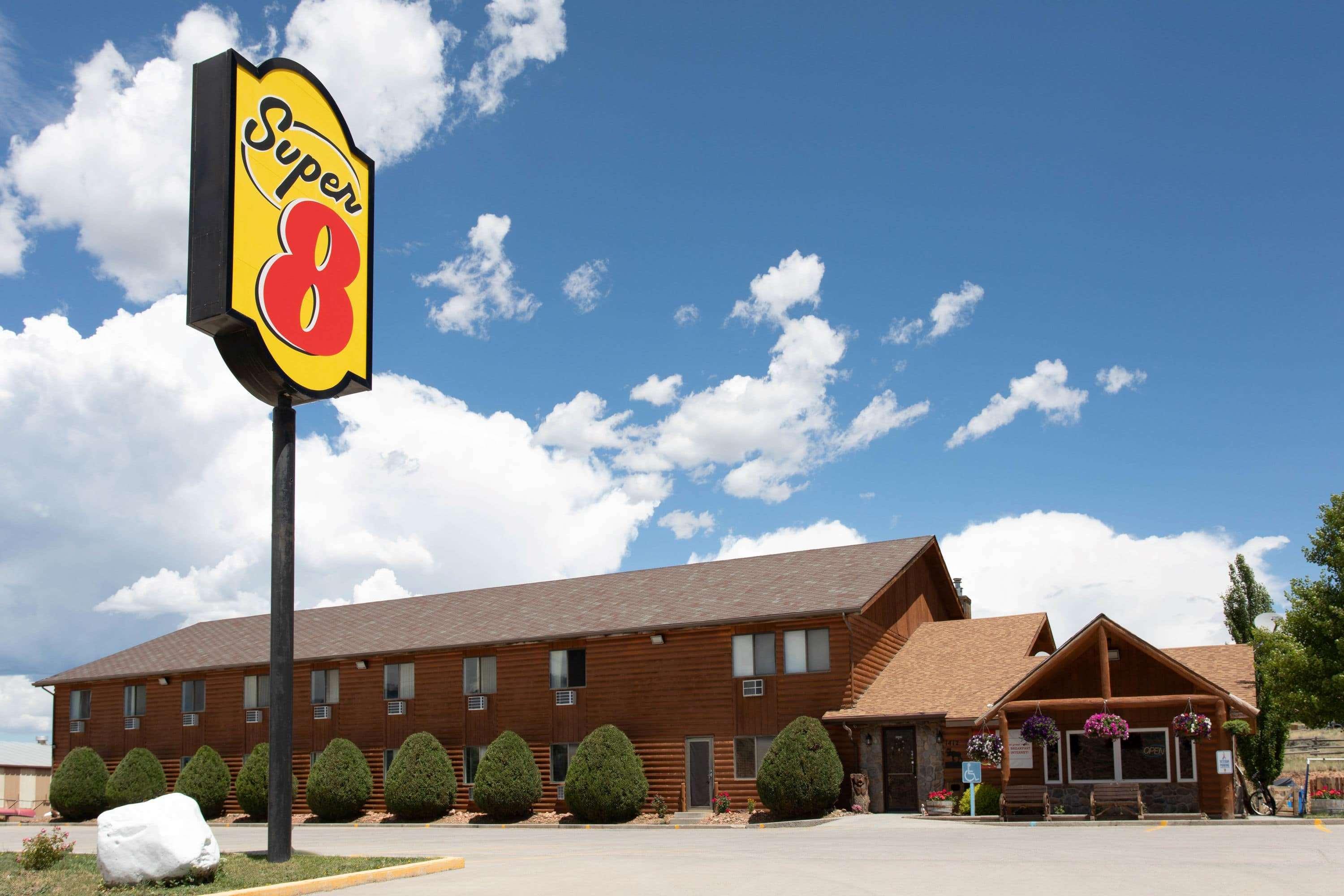 Super 8 By Wyndham Dubois Motel Exterior photo