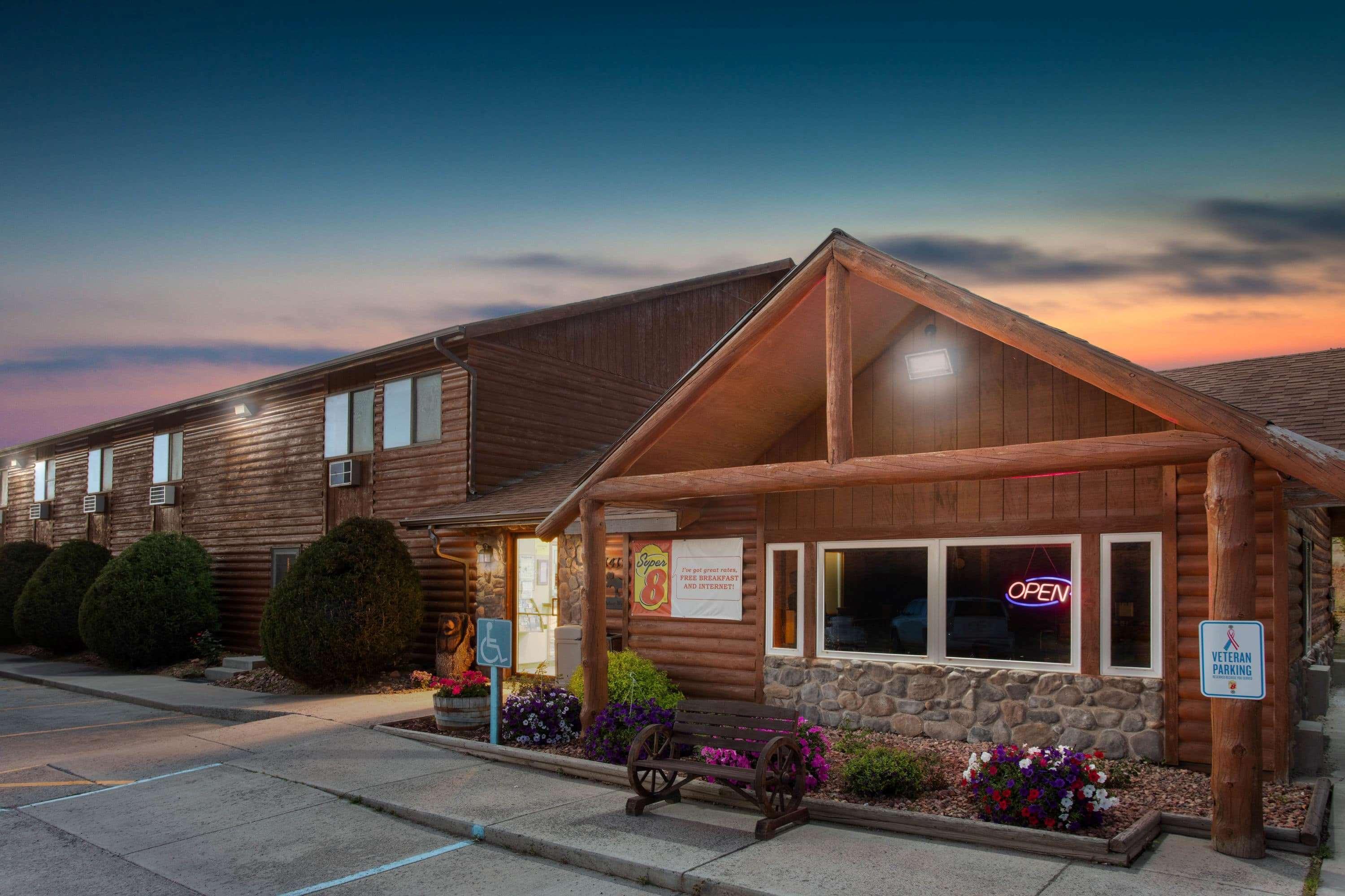 Super 8 By Wyndham Dubois Motel Exterior photo