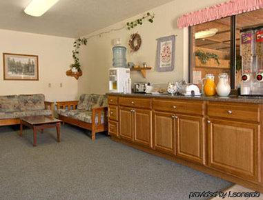 Super 8 By Wyndham Dubois Motel Restaurant photo